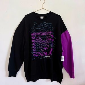Walt Disney World Sweater Black and Purple XL